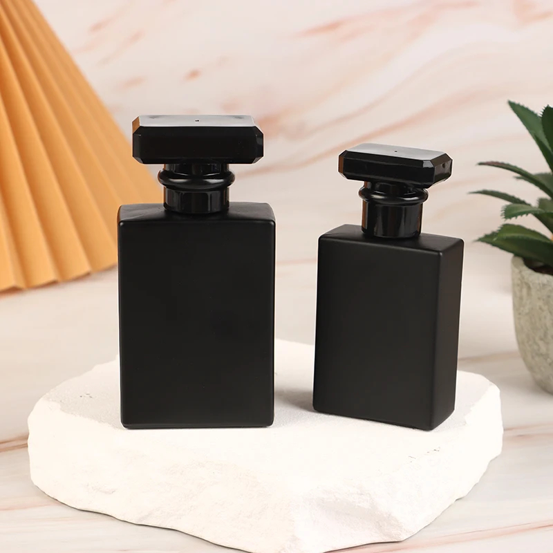 Bottiglia di profumo nero bril - Perfume Zara recensione e prezzo