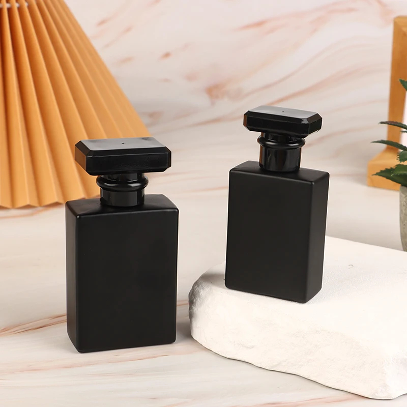 Bottiglia di profumo nero bril - Perfume Zara recensione e prezzo